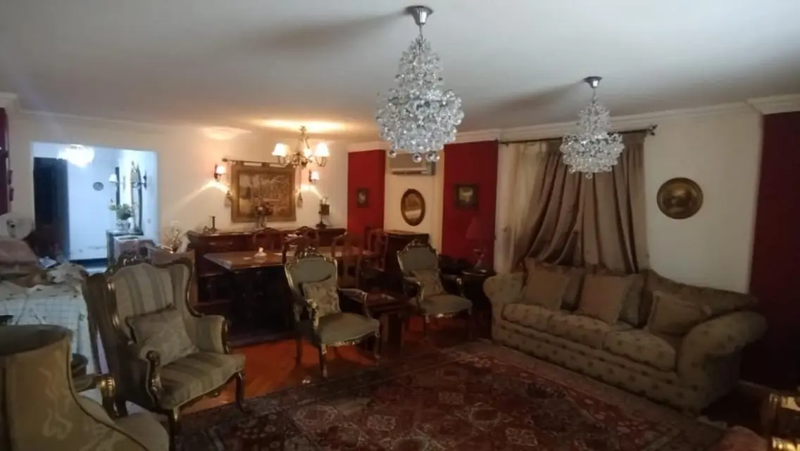 شقه مميزه للبيع في رشدي 177م ناصيه بحري
