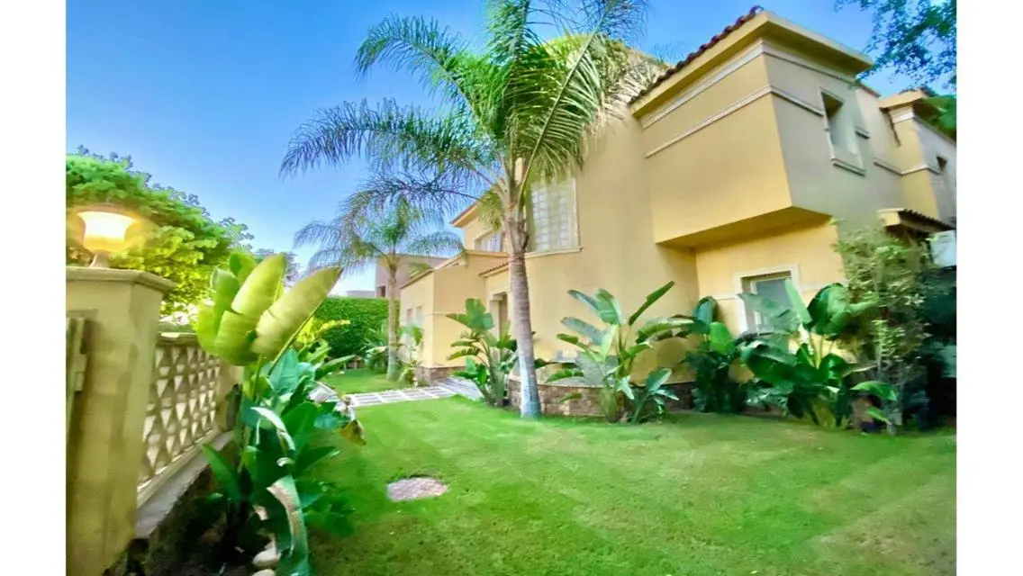 Finished villa for sale in Hayat Residence