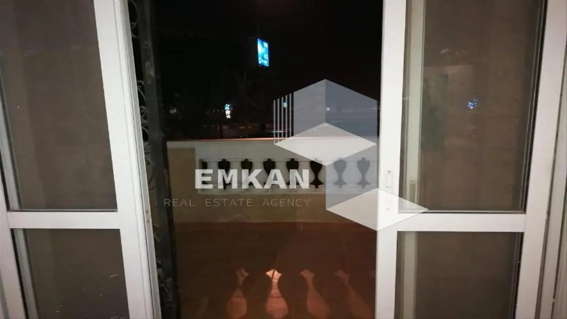 Ground floor apartment for rent, beverly hills