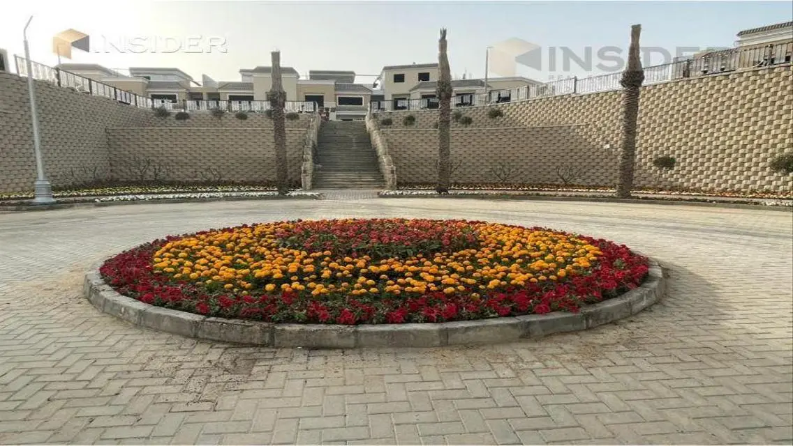Svilla for sale in sarai Ready to move with garden