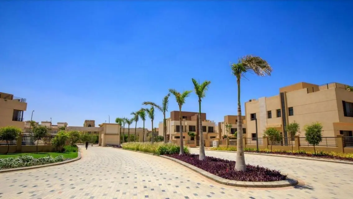 Stand alone in Alma next to  Al Ahly Club