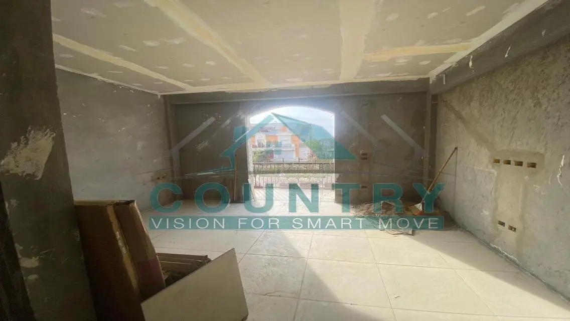 Town House Partly Finished Ready To Move 266 sqm .