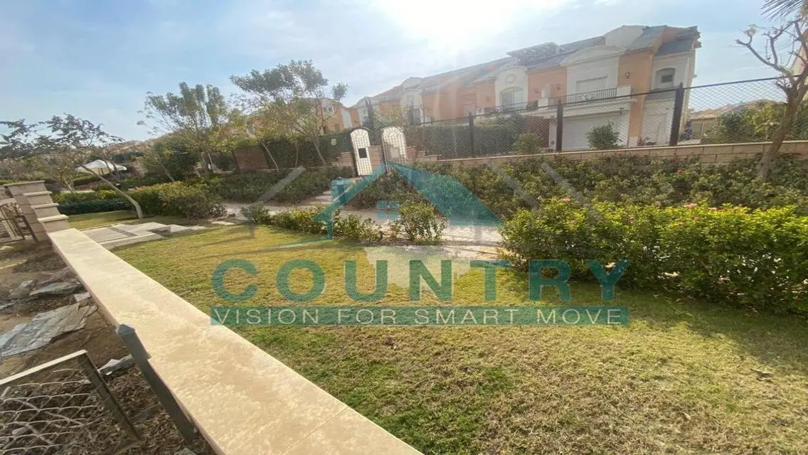 Town House Partly Finished Ready To Move 266 sqm .