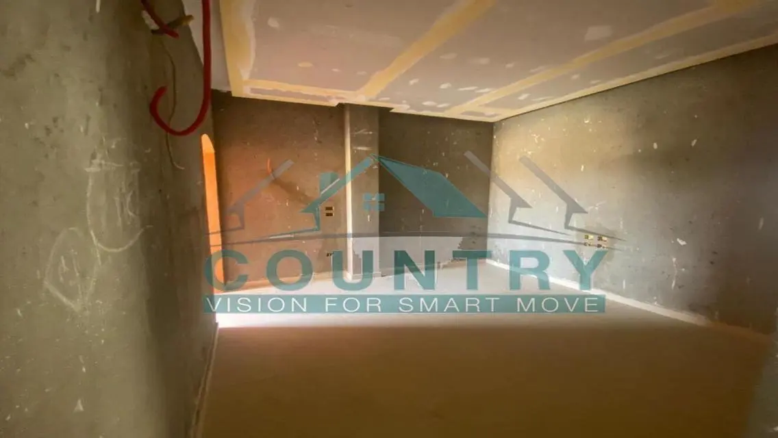 Town House Partly Finished Ready To Move 266 sqm .