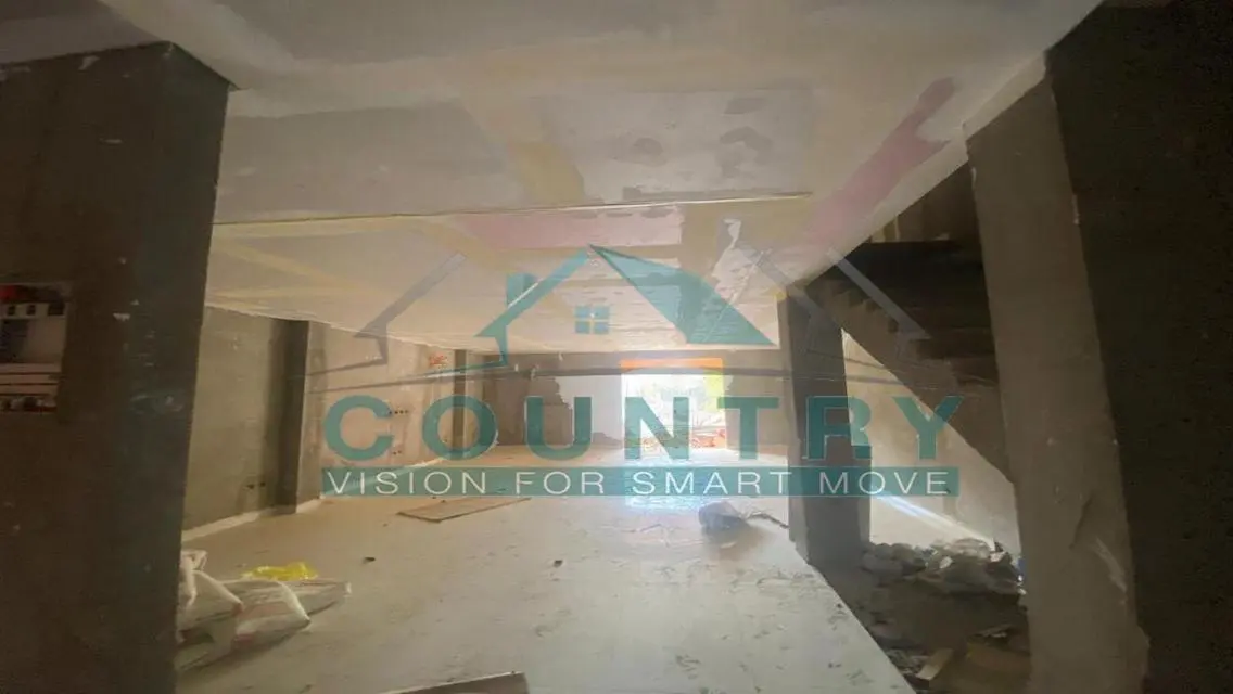 Town House Partly Finished Ready To Move 266 sqm .