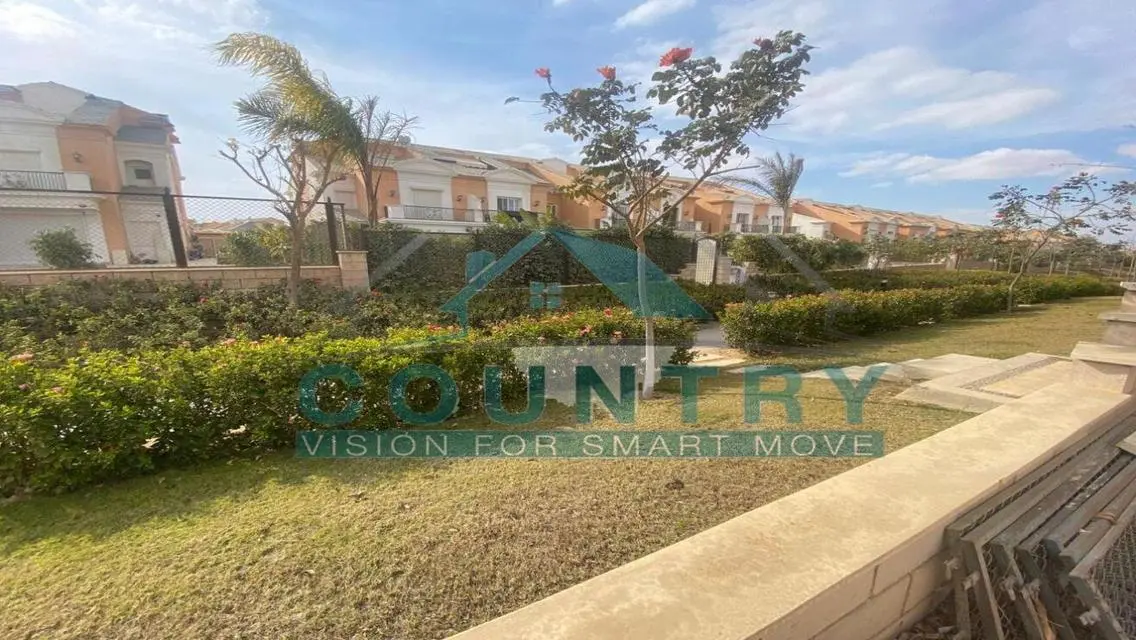 Town House Partly Finished Ready To Move 266 sqm .