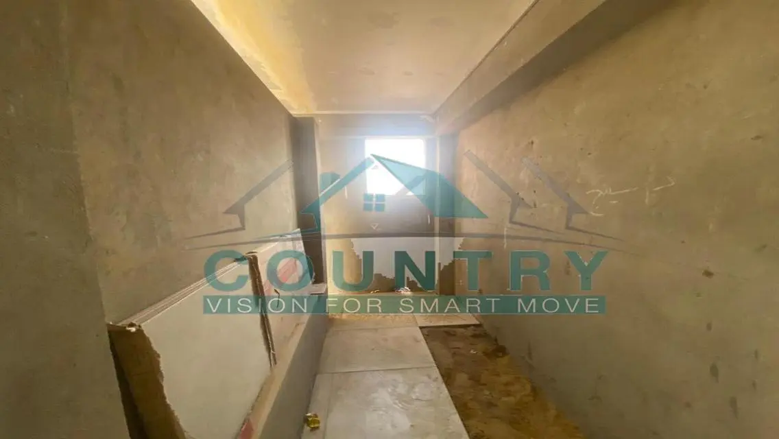 Town House Partly Finished Ready To Move 266 sqm .