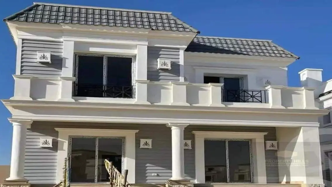 فيلا فاخرة مع جميع المرافق الممكنة