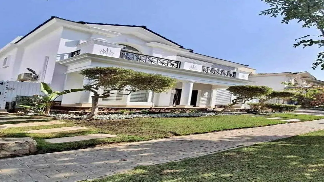 فيلا فاخرة مع جميع المرافق الممكنة
