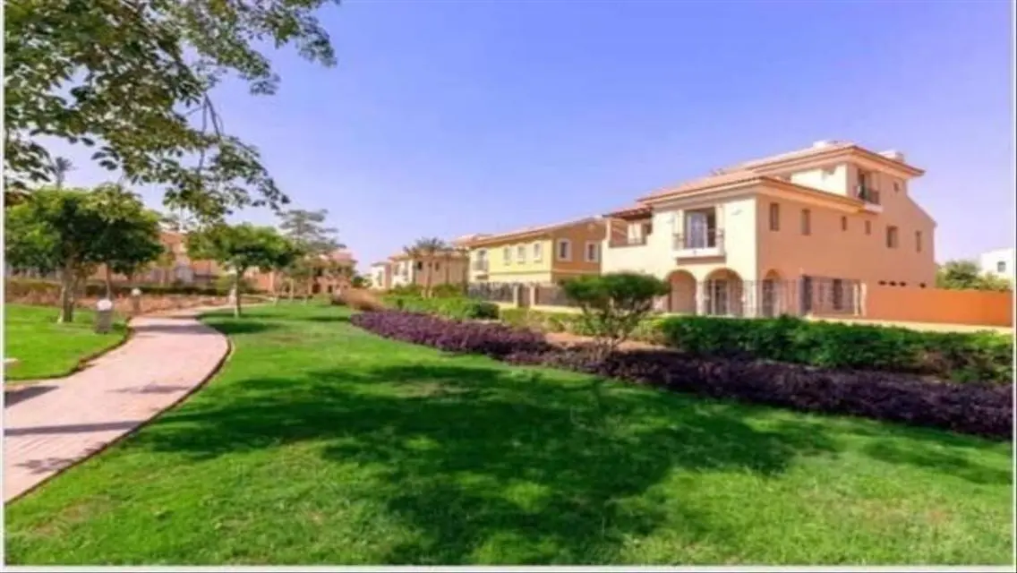 cheapest  villa in hydepark 10 years installment