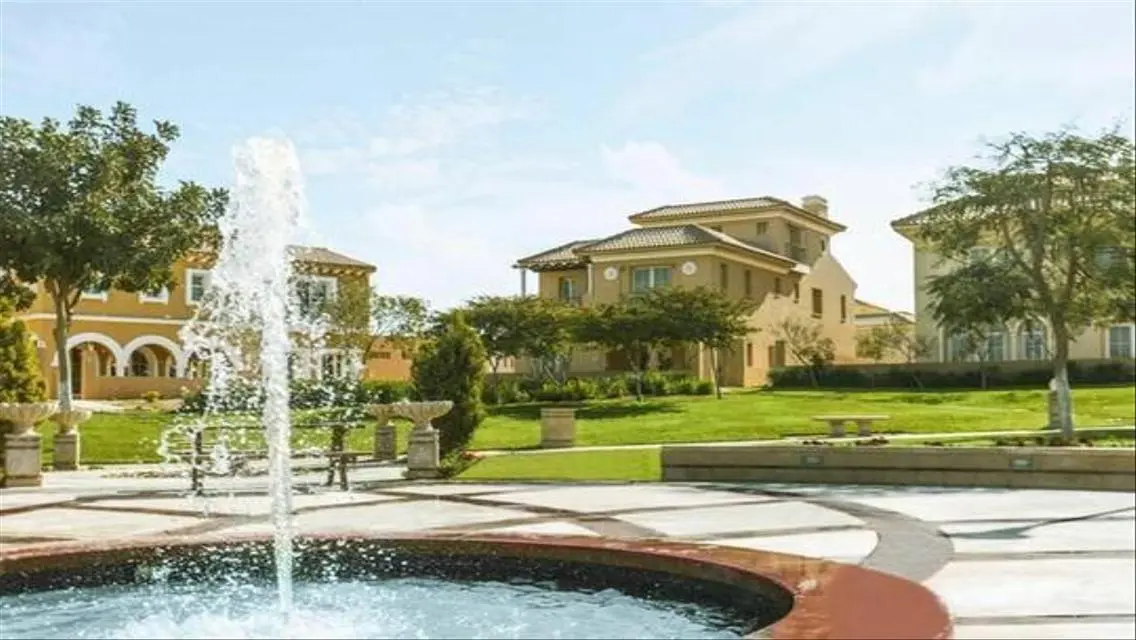 cheapest  villa in hydepark 10 years installment