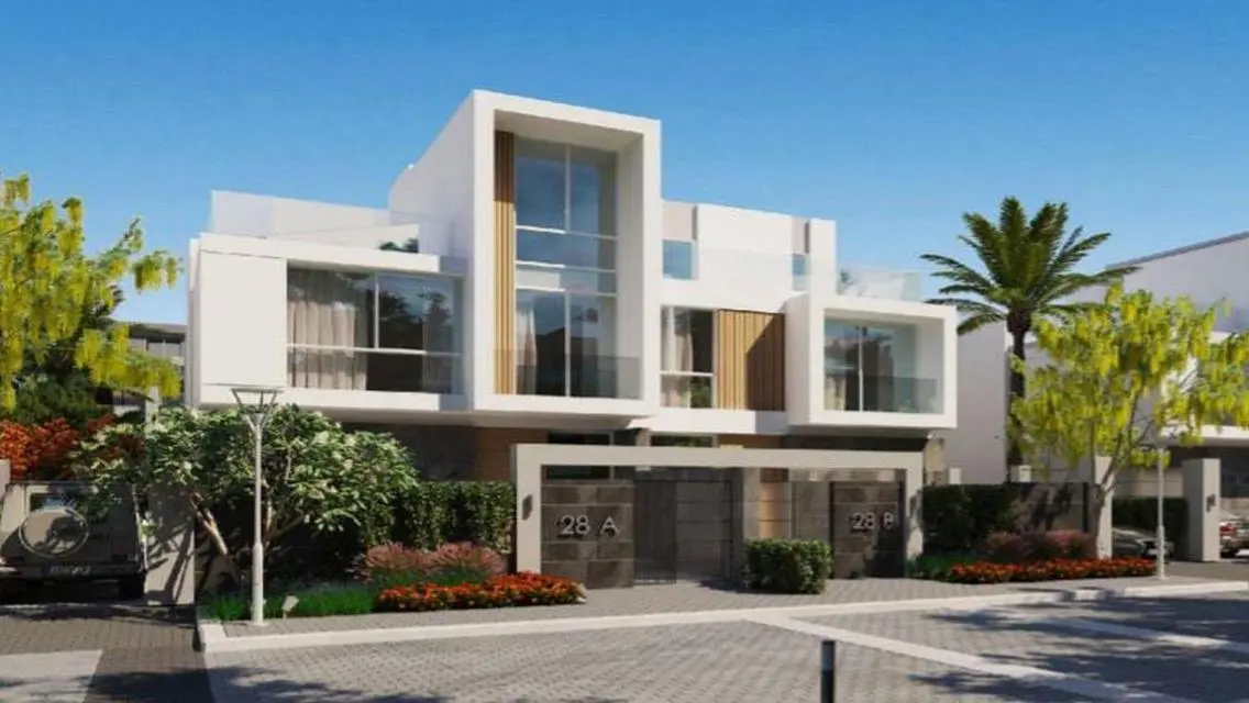 Attractive price villa in Lavista Next to Beverly