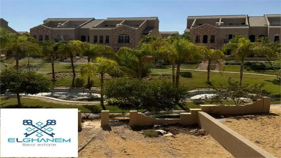 Townhouse Corner for sale on the lakes