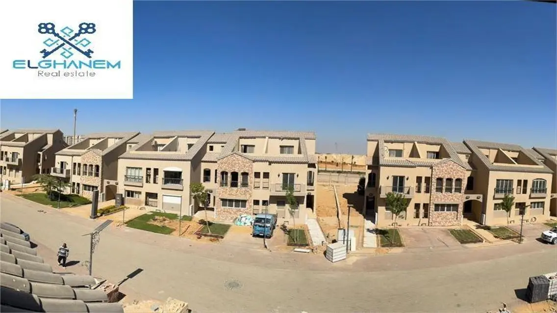 townhouse Corner for sale in Green Square