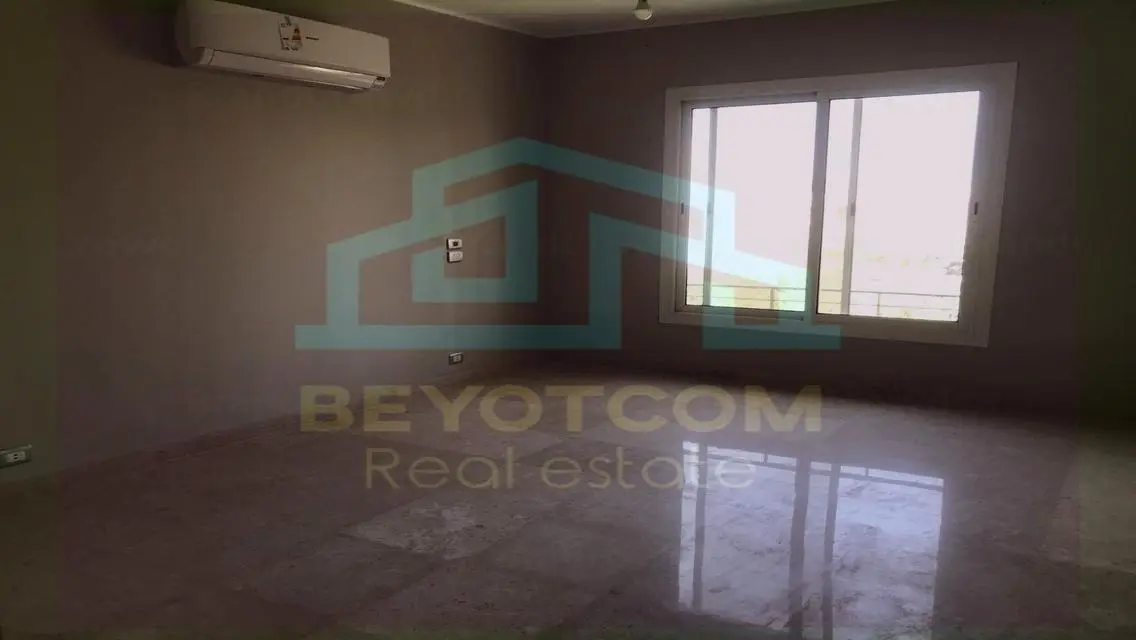 Corner townhouse for rent Golf Extension Palm Hils