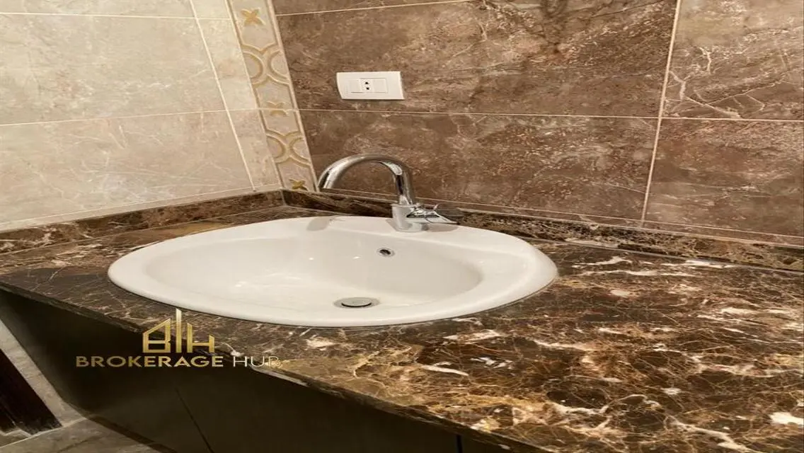 أى فيلا للايجار لوكيشن مميز ماونتن فيو هايد بارك,