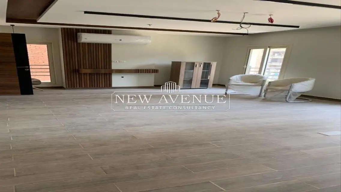 For Sale FF with furniture Office Ready To Move