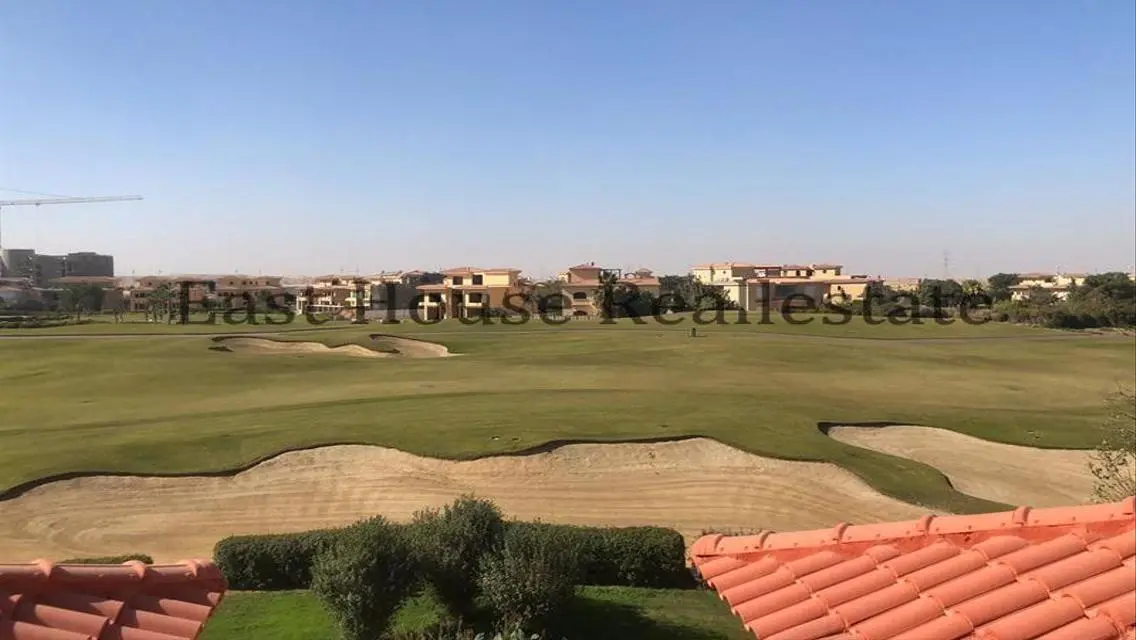 للايجار فيلا مستقله علي الجولف مباشره فيو مفتوح