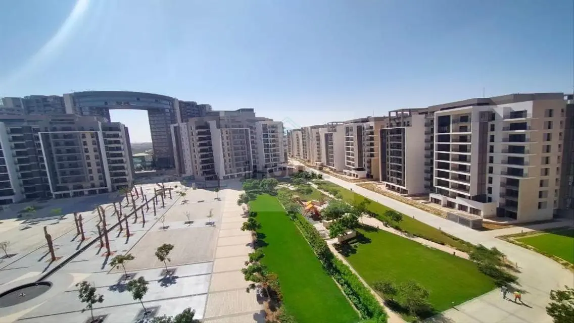 شقة للايجار في ابراج زد الشيخ زايد مساحة 224م