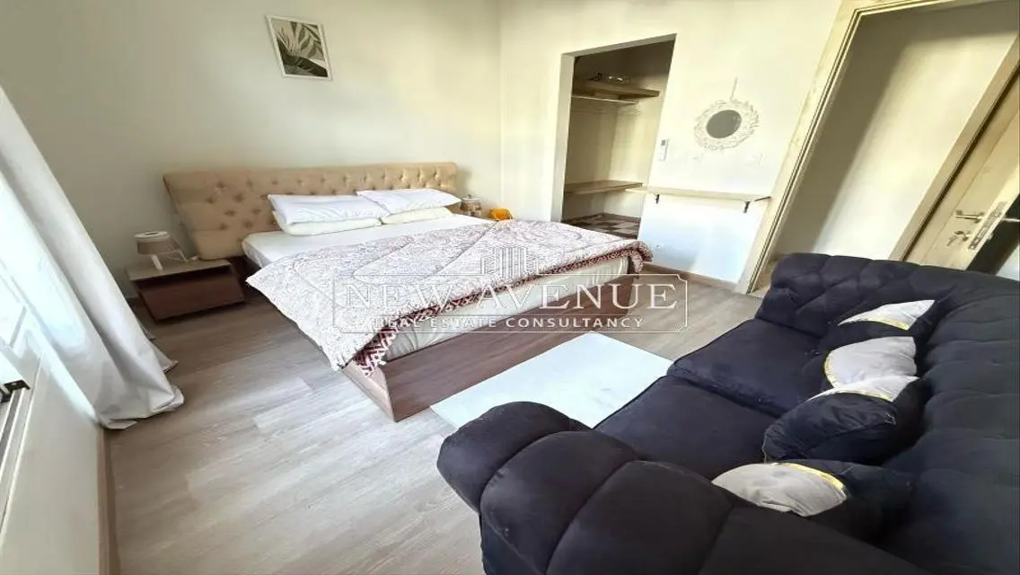 Fully furnished Ground apartment with garden