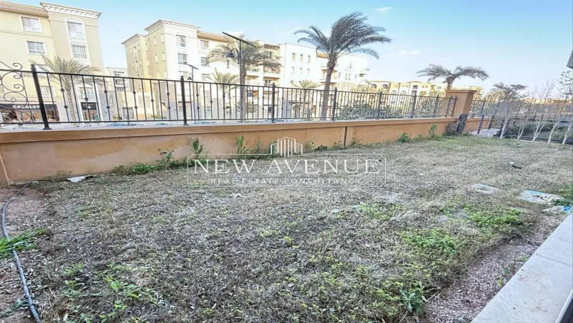 Fully furnished Ground apartment with garden