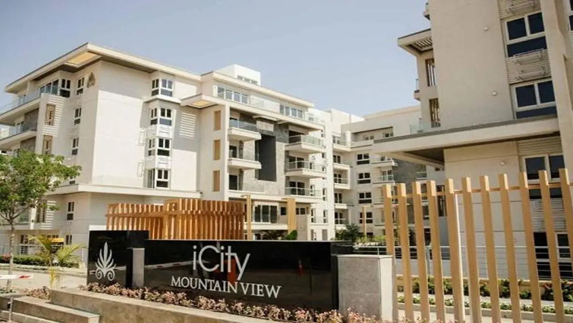 I Villa Roof Corner - Mountain View I City October
