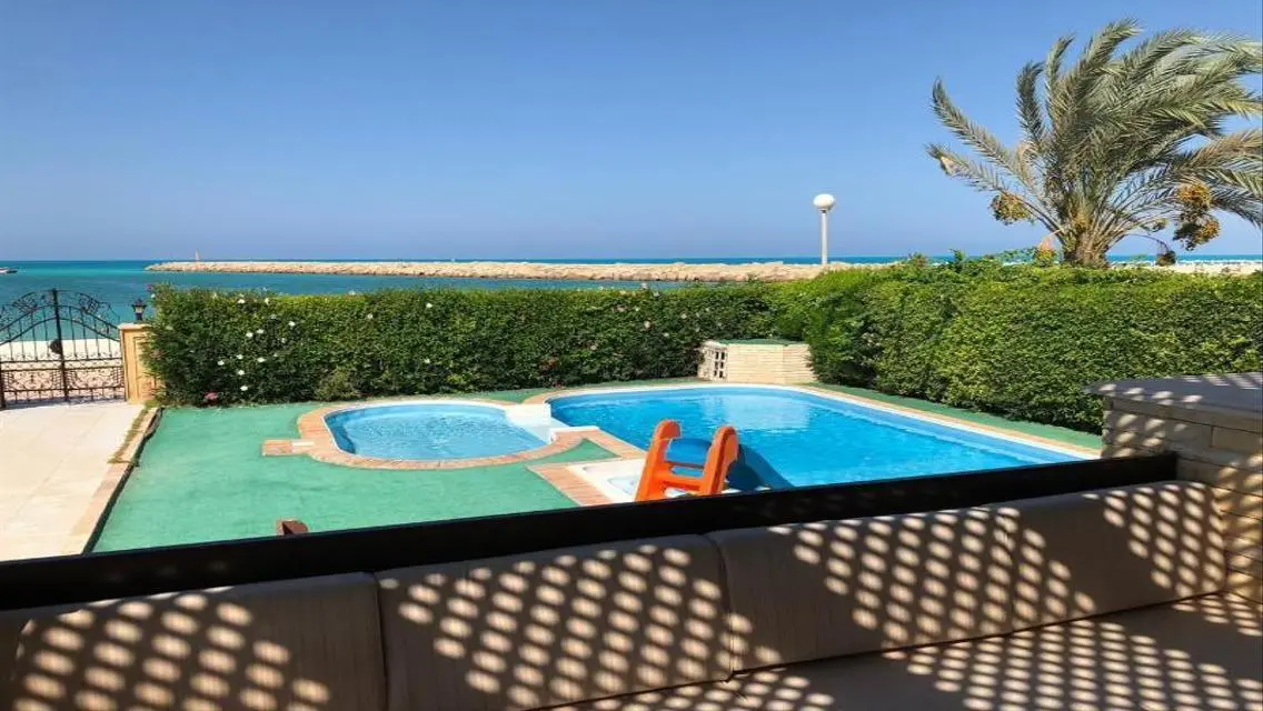 فيلا عالبحر بمارينا فندقيه 12ماستر للبيع و للايجار