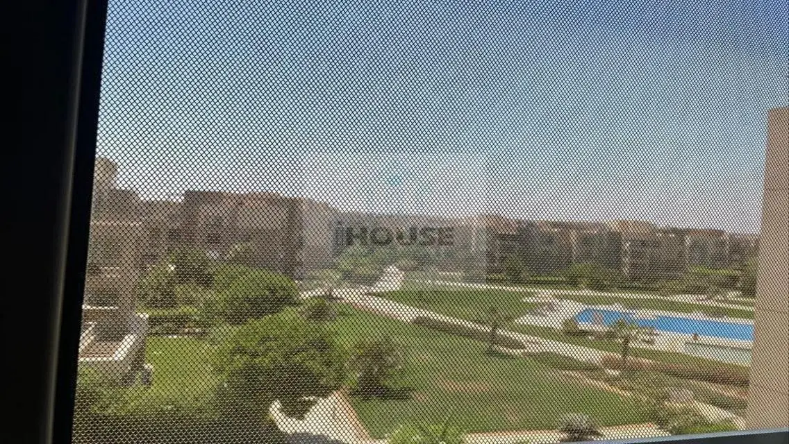 دوبلكس للبيع في كمبوند بالما باركس 208م