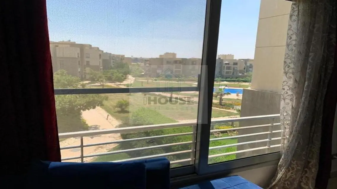 دوبلكس للبيع في كمبوند بالما باركس 208م