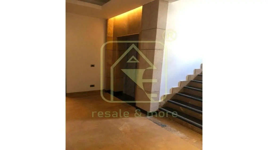 For Rent – Semi-Furnished Apartment in 40 West