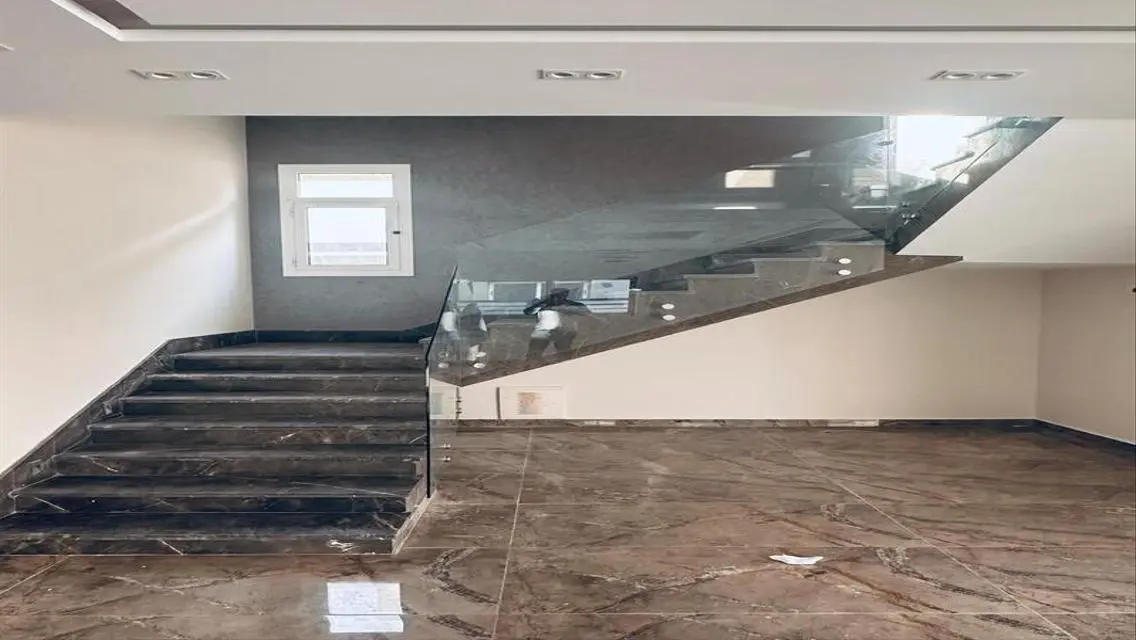 فيلا للايجار قانون 7 غرف نوم في هايد بارك