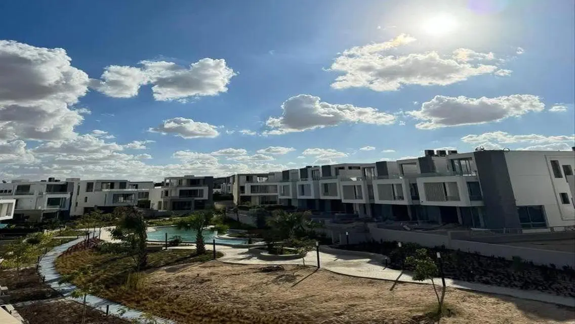 تاون هاوس بفيو مميز فى جولز بجانب مشاريع بالم هيلز