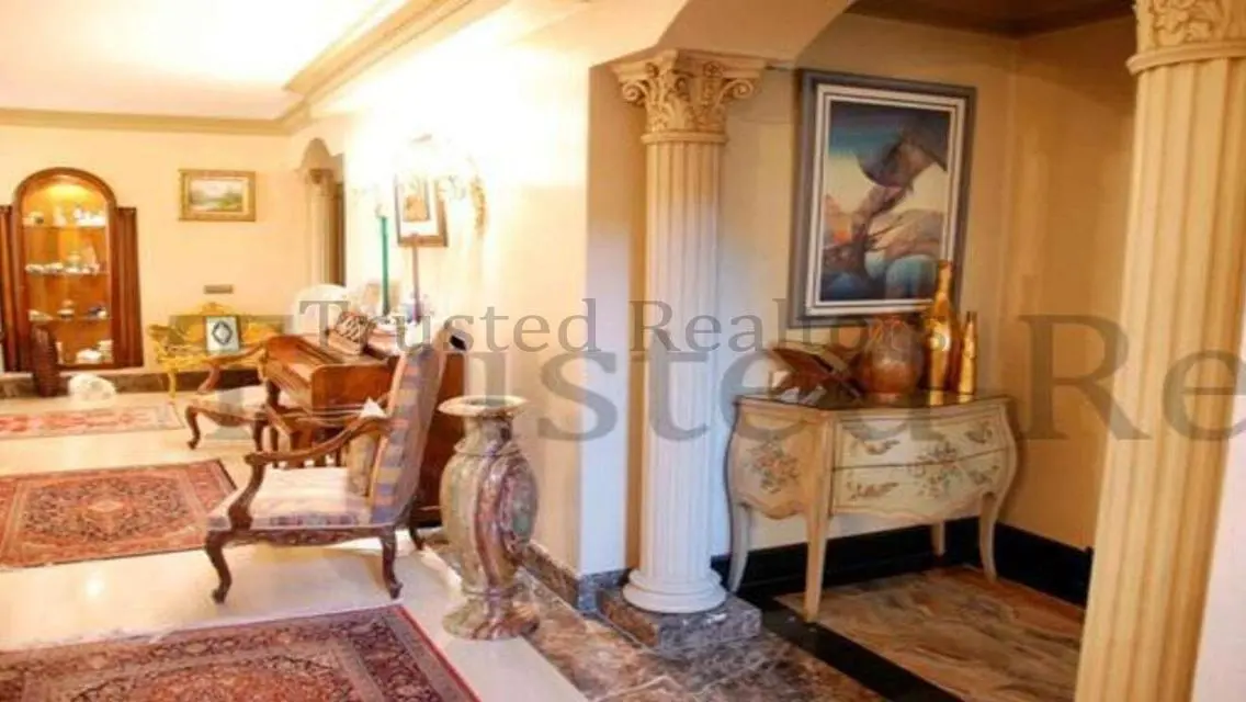 Luxurious 6 bedroom Penthouse for Sale in Hegaz St
