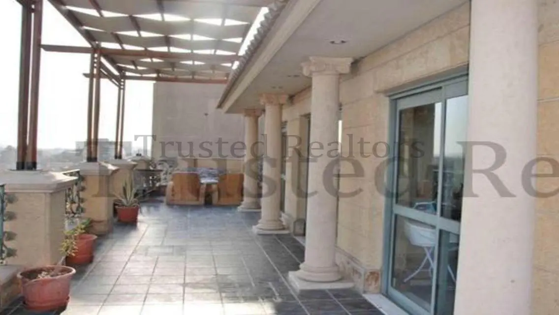 Luxurious 6 bedroom Penthouse for Sale in Hegaz St