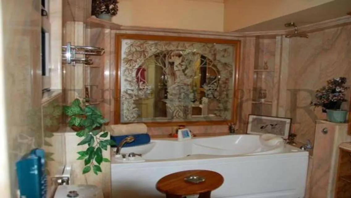 Luxurious 6 bedroom Penthouse for Sale in Hegaz St