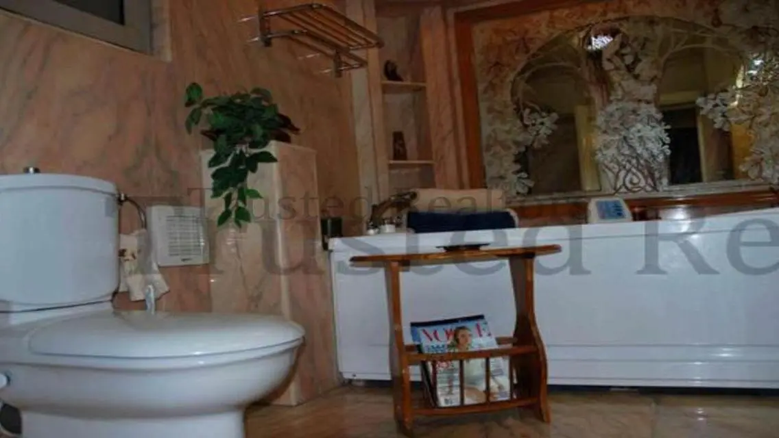Luxurious 6 bedroom Penthouse for Sale in Hegaz St