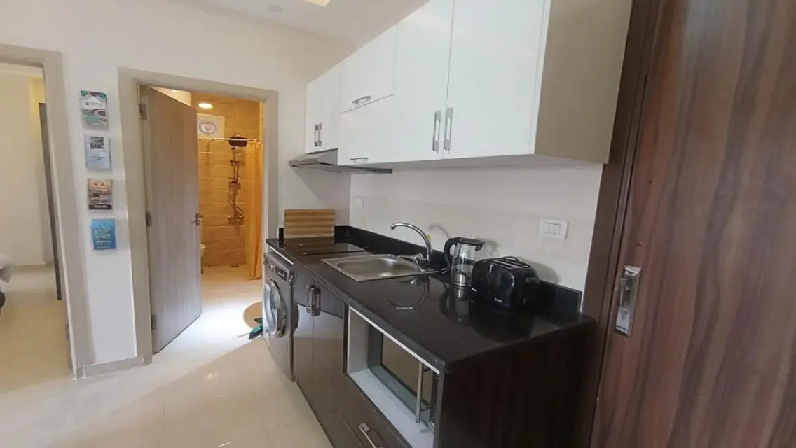 2 Bedroom with pool view