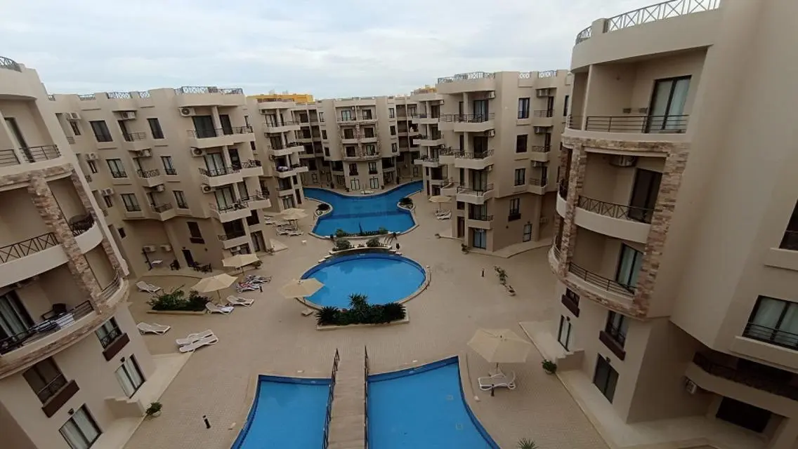 2 Bedroom with pool view