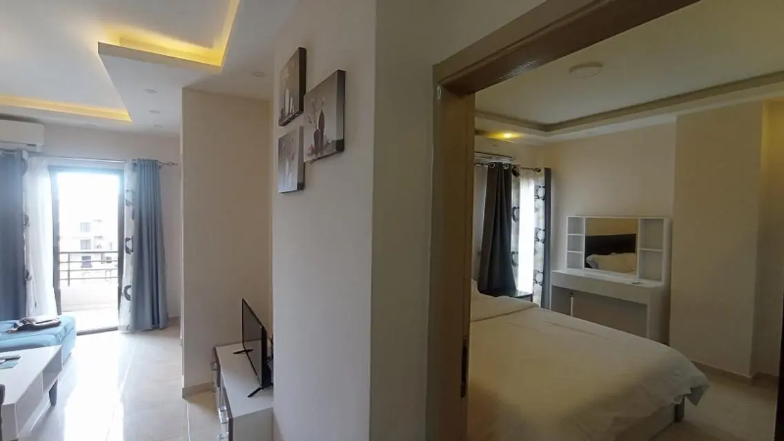 2 Bedroom with pool view