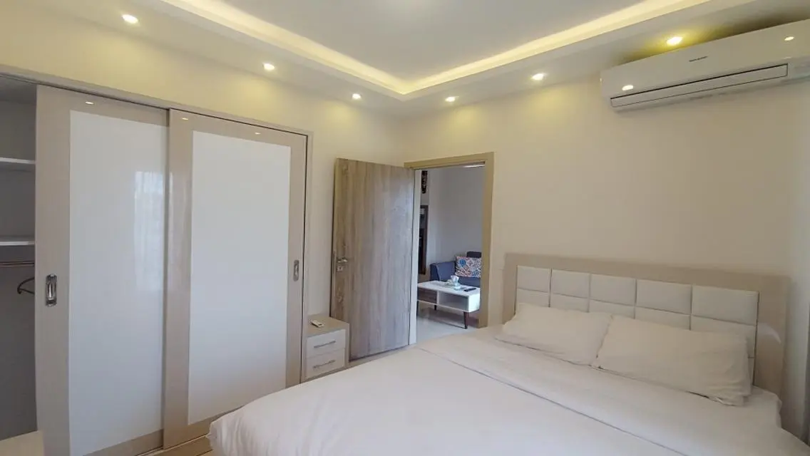 2 Bedroom with pool view