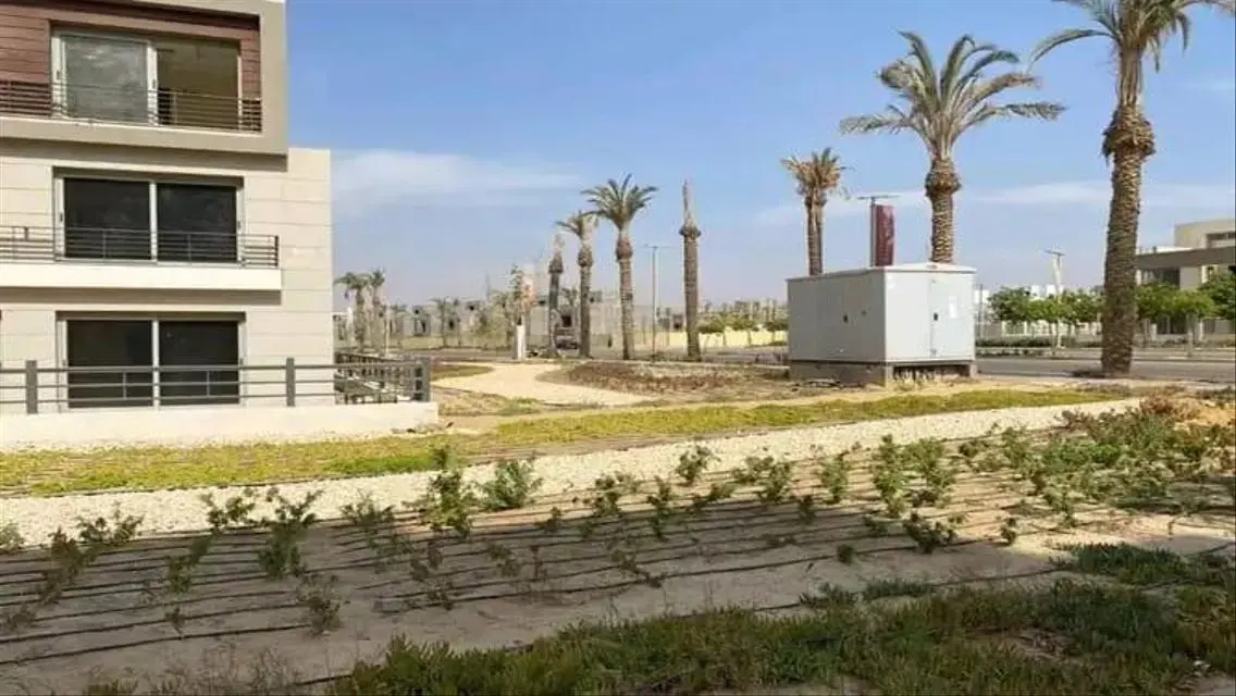 فيلا فاخرة في مجتمع باديا, بالم هيلز