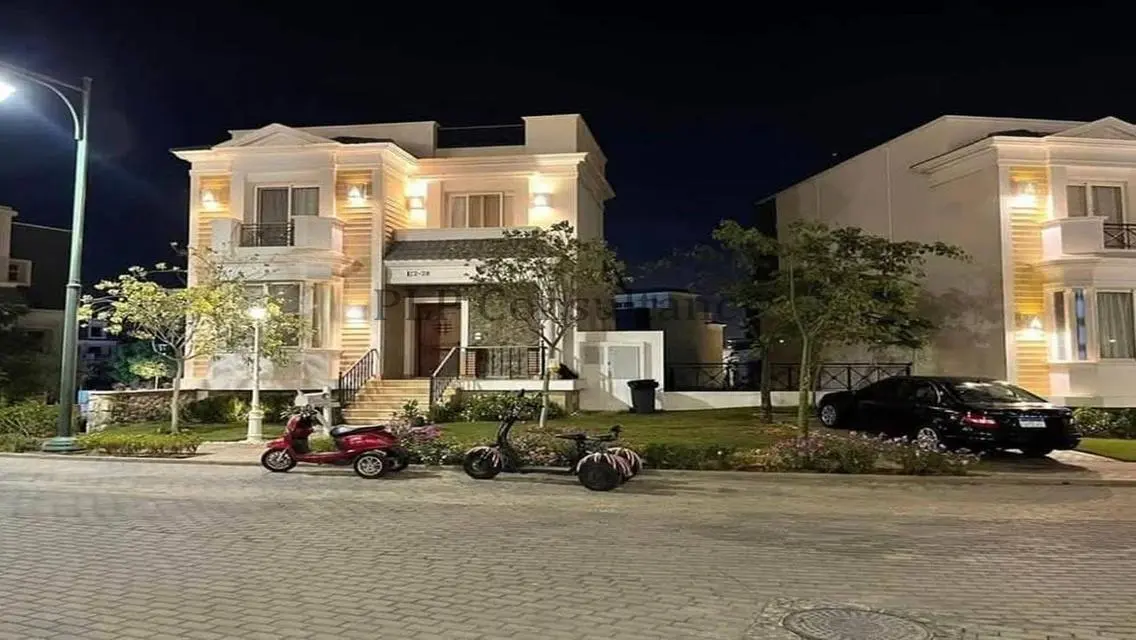 Townhouse Resale in Mountain View iCity Compound