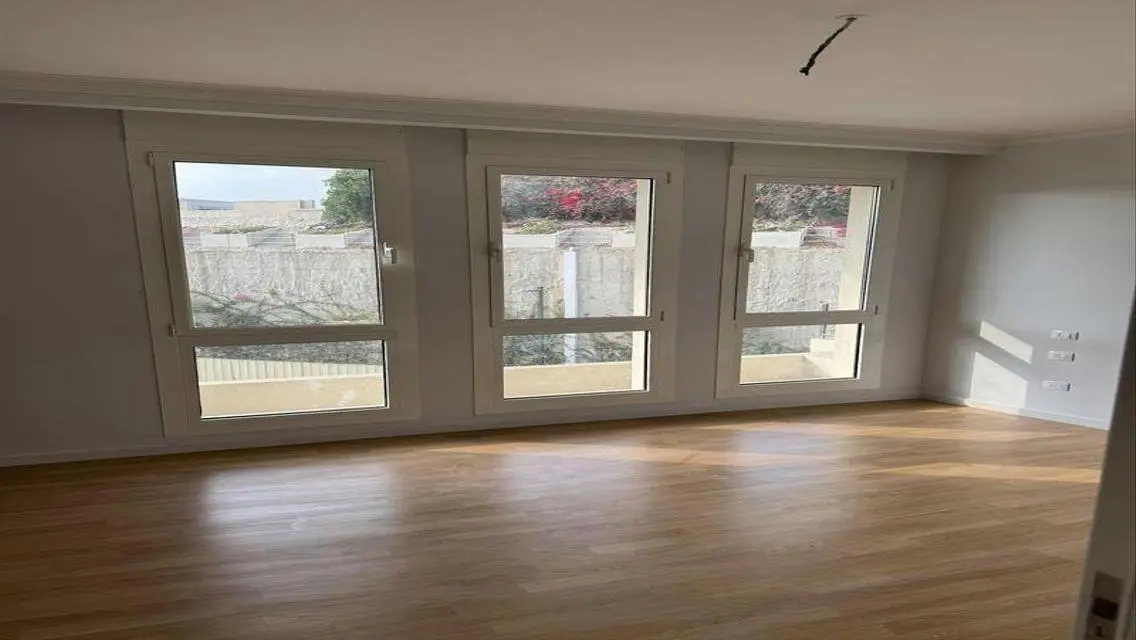 Ready to move finished apartment from ora