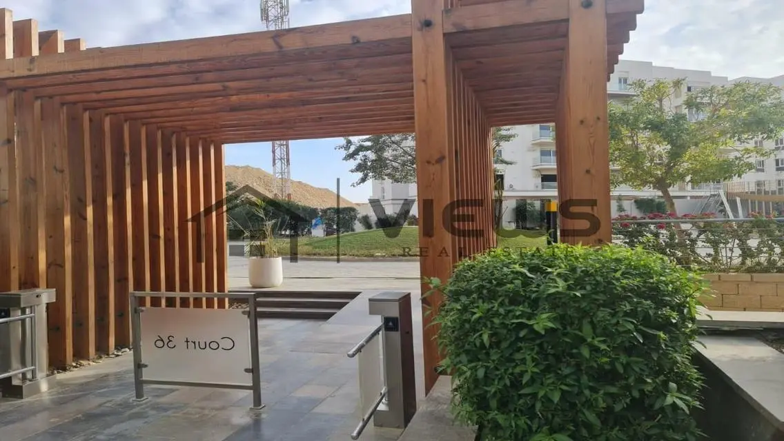 شقة فاخرة في I-City مع حديقة خاصة ومرافق مميزة