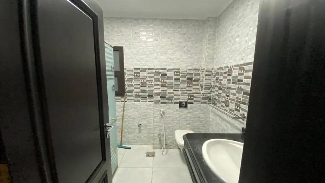 For Rent APT 3B prime location in Eastown Sodic 