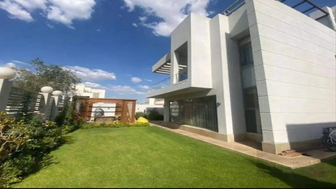 Luxurious Villa for Sale with Private Garden and Premium Amenities
