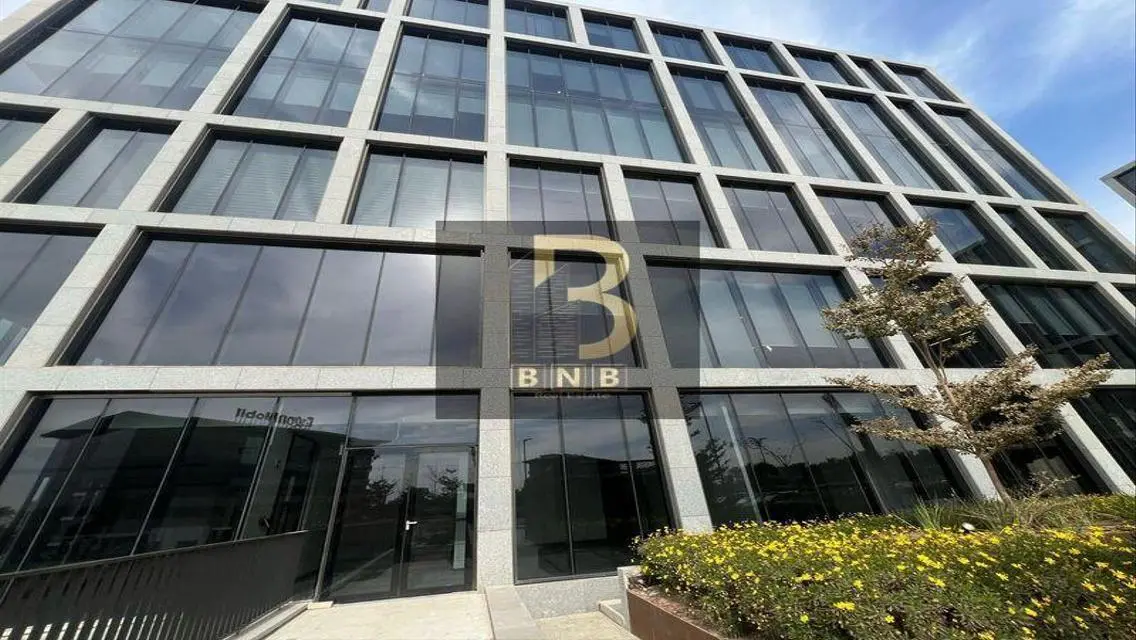 Fully finished office 96sqm in CFC new cairo