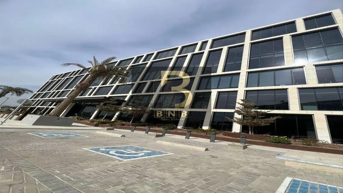 Fully finished office 96sqm in CFC new cairo