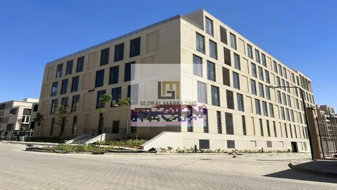 Complete building of 5800 m for rent in District 5