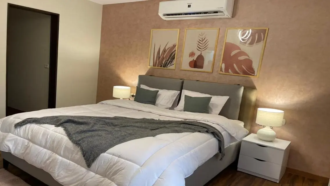 Ground with garden, furnished for rent in Villette